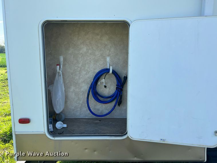 image for item MY9766 2006 Keystone Copper Canyon  camper