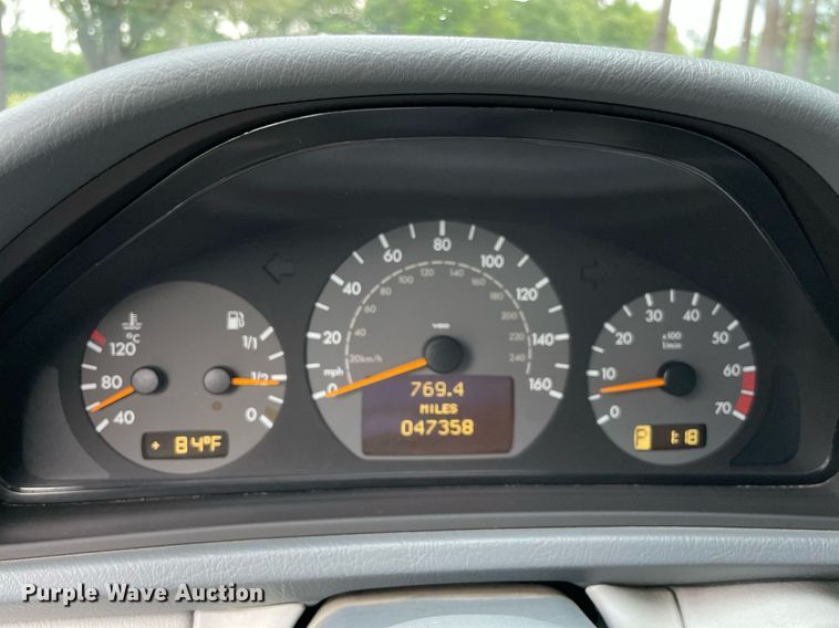 image for item NB9048 2003 Mercedes Benz CLK 430  convertible