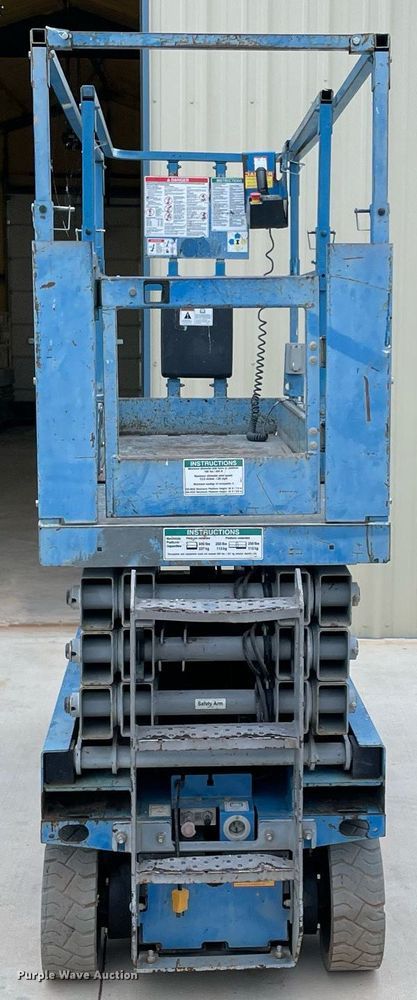 image for item NB9083 2014 Genie GS-2632  scissor lift