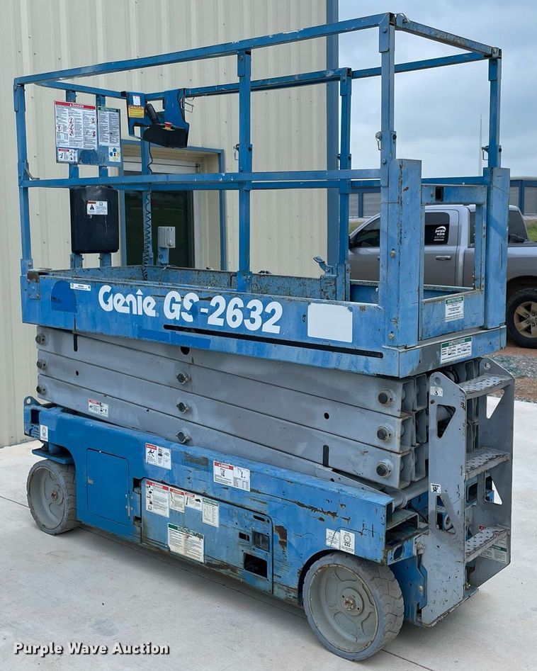 image for item NB9083 2014 Genie GS-2632  scissor lift