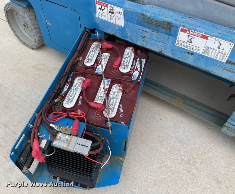 image for item NB9083 2014 Genie GS-2632  scissor lift