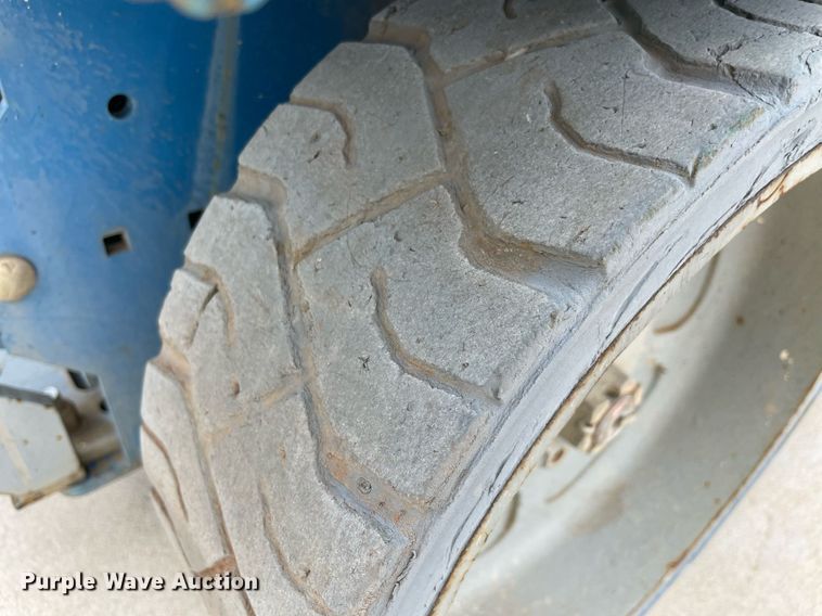 image for item NB9083 2014 Genie GS-2632  scissor lift