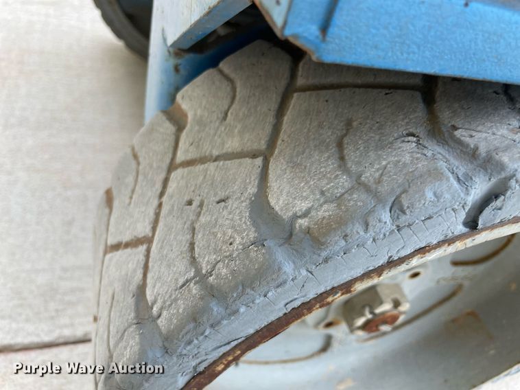 image for item NB9083 2014 Genie GS-2632  scissor lift