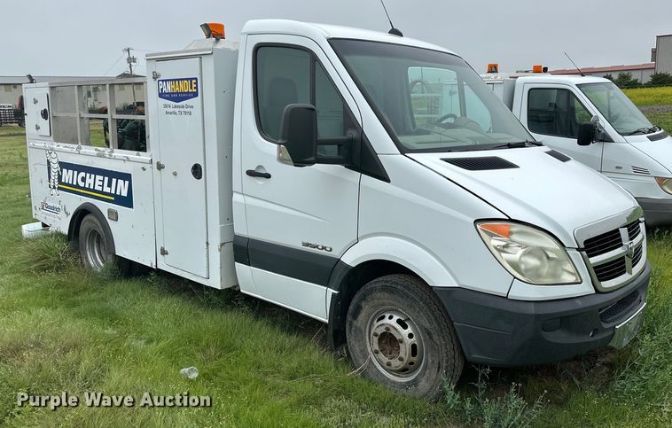 image for item NI9797 (2) Utility vans