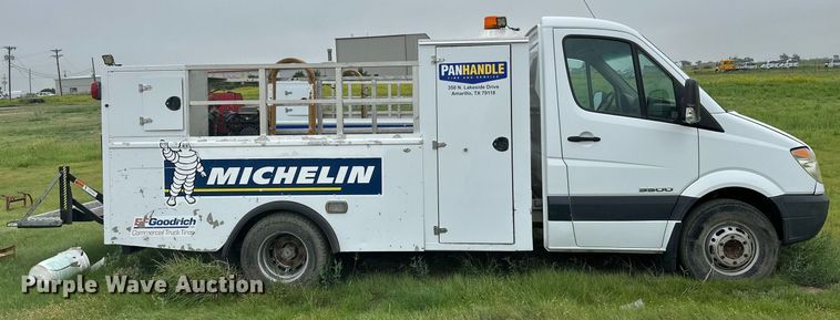 image for item NI9797 (2) Utility vans