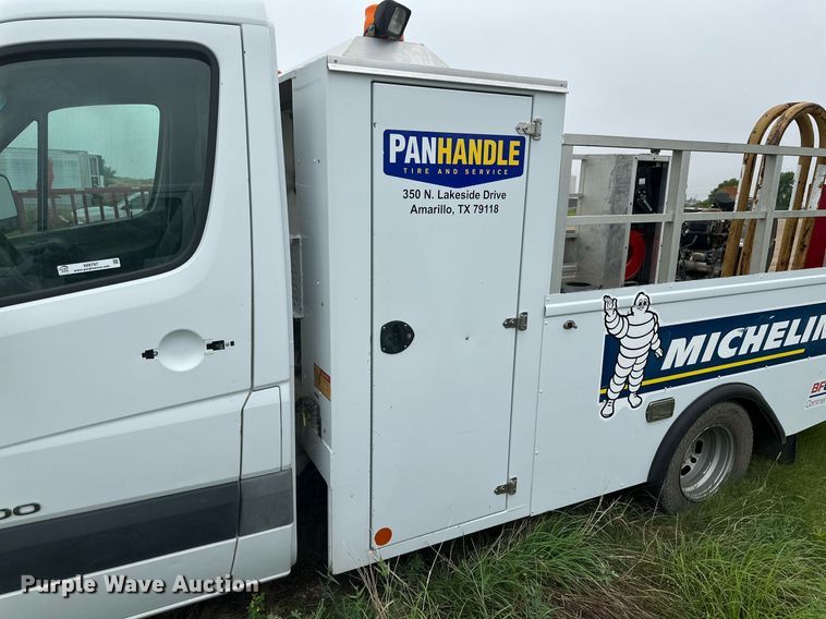 image for item NI9797 (2) Utility vans