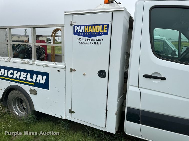 image for item NI9797 (2) Utility vans