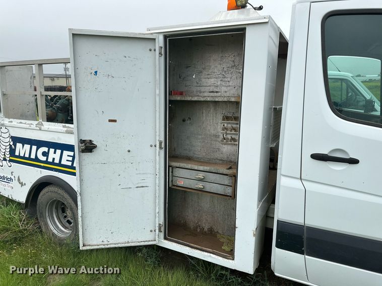 image for item NI9797 (2) Utility vans