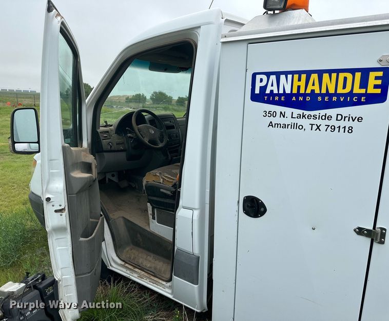 image for item NI9797 (2) Utility vans