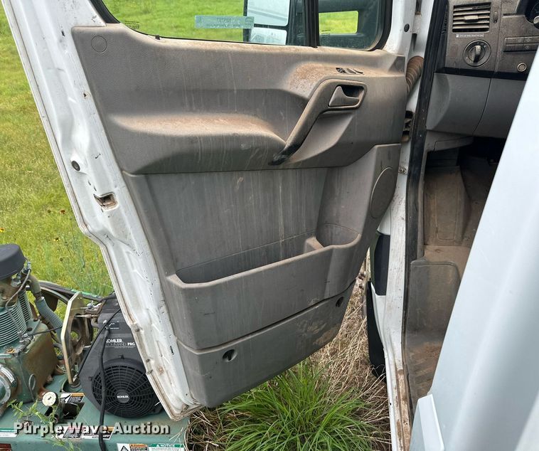 image for item NI9797 (2) Utility vans