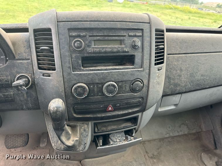 image for item NI9797 (2) Utility vans