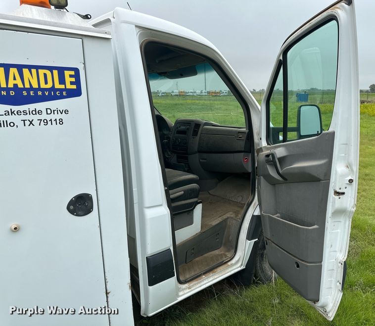 image for item NI9797 (2) Utility vans