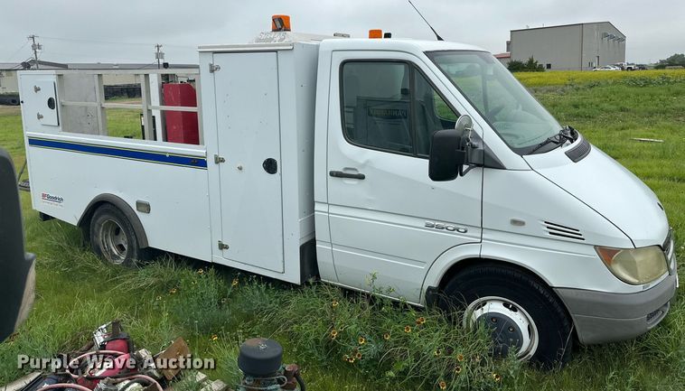 image for item NI9797 (2) Utility vans