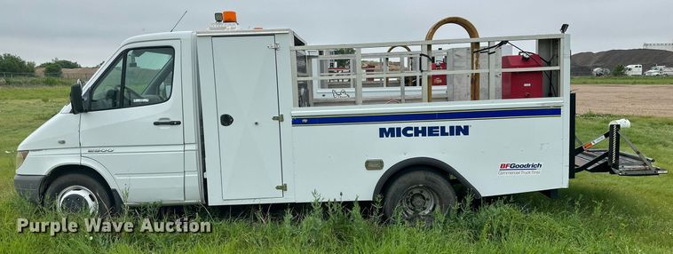 image for item NI9797 (2) Utility vans