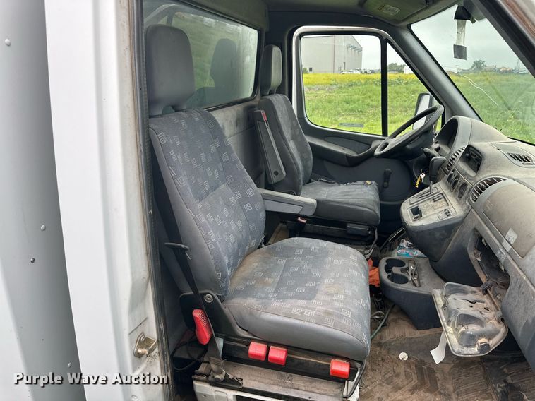 image for item NI9797 (2) Utility vans