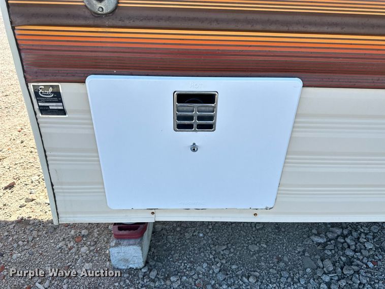 image for item NP9742 1989 Excell  camper
