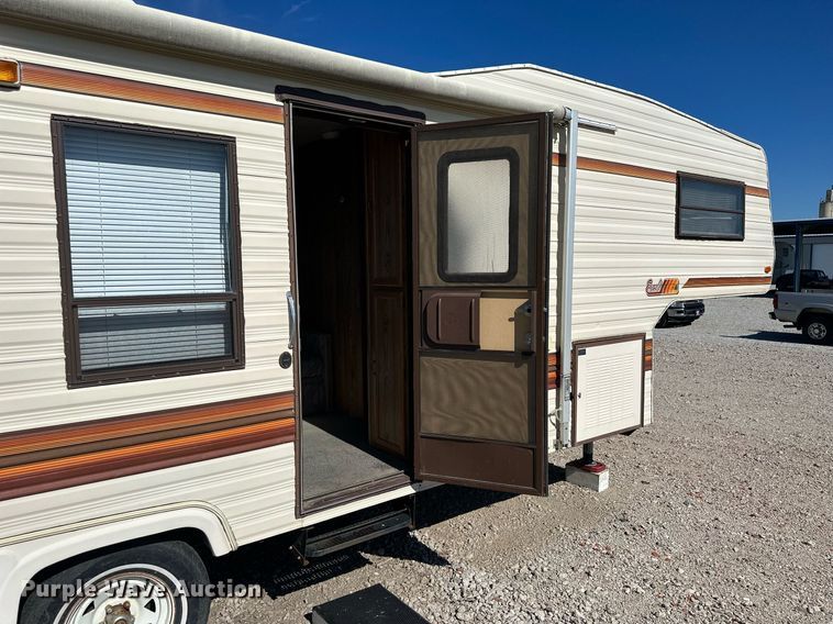 image for item NP9742 1989 Excell  camper