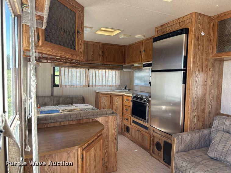 image for item NP9742 1989 Excell  camper