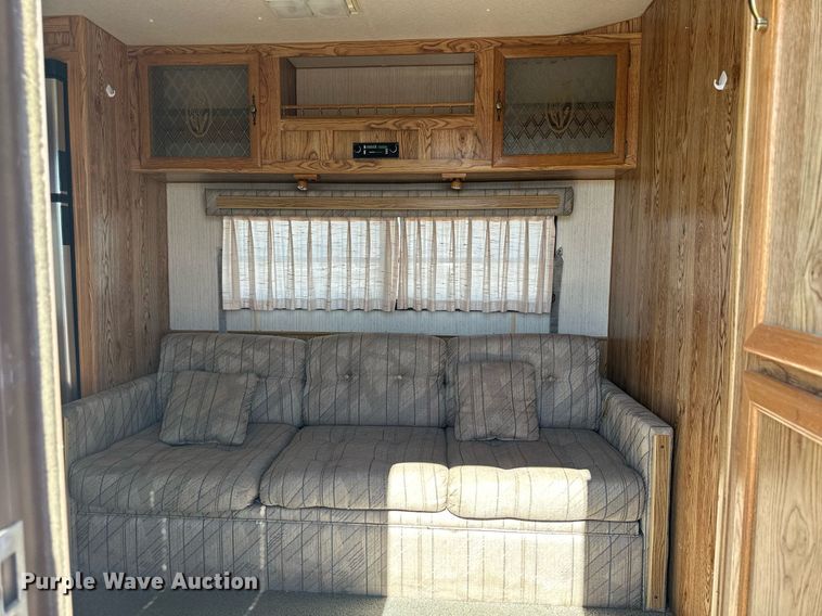 image for item NP9742 1989 Excell  camper