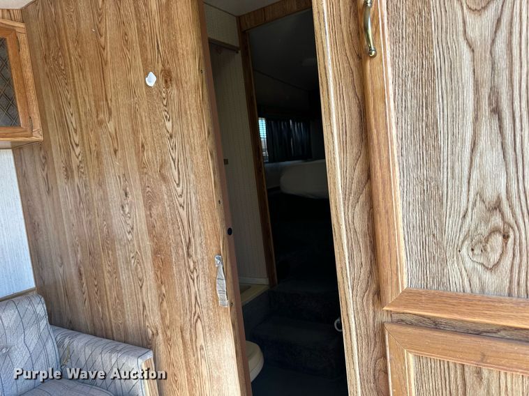 image for item NP9742 1989 Excell  camper