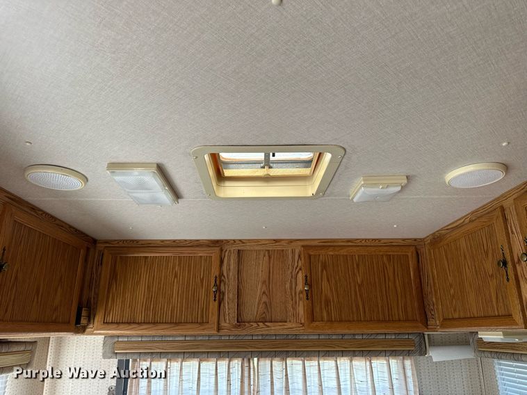 image for item NP9742 1989 Excell  camper