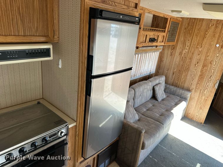 image for item NP9742 1989 Excell  camper