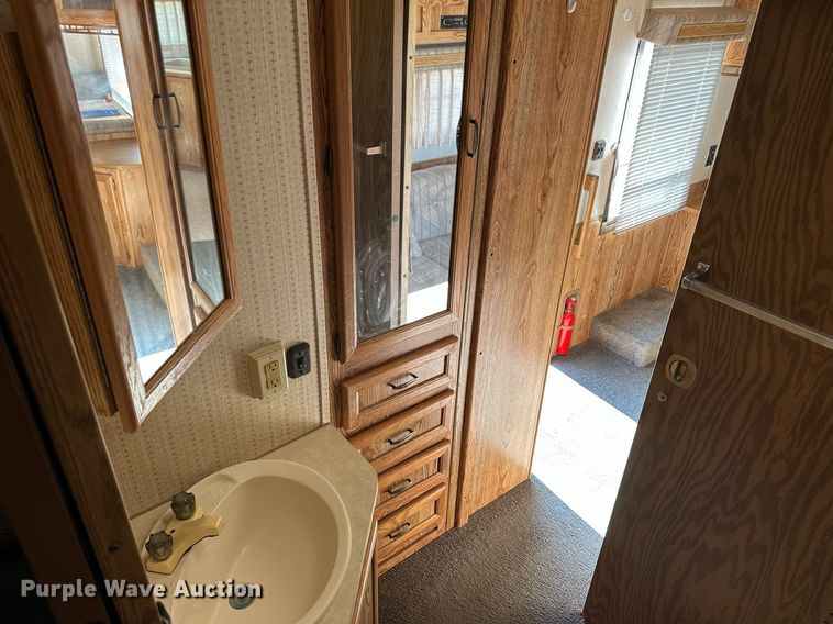 image for item NP9742 1989 Excell  camper