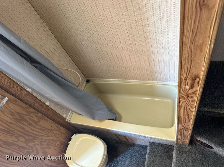 image for item NP9742 1989 Excell  camper