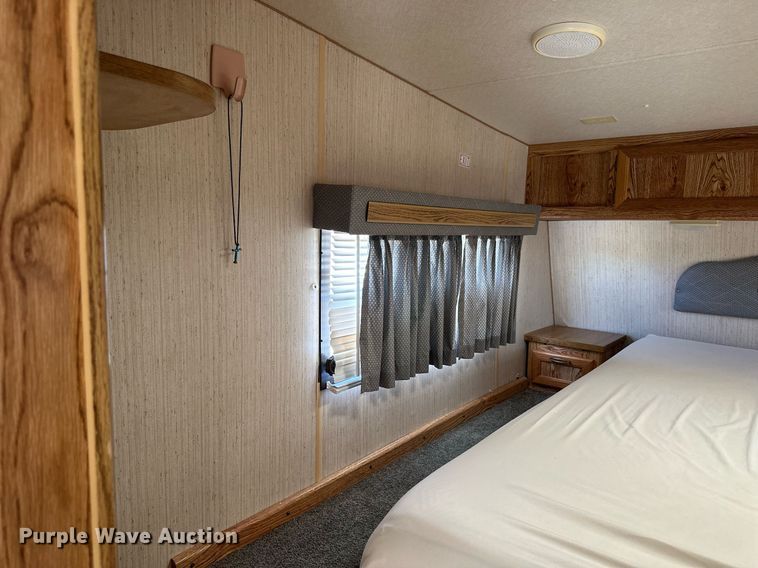 image for item NP9742 1989 Excell  camper