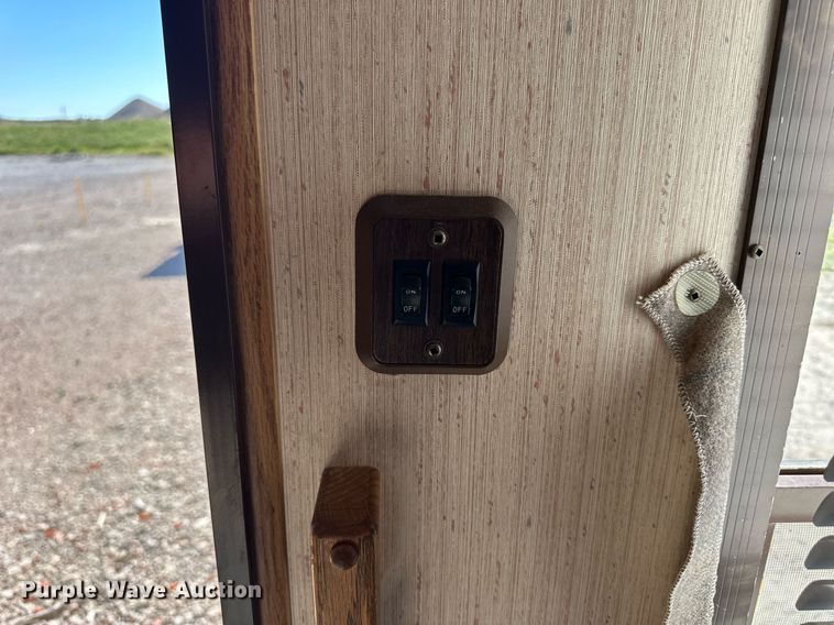 image for item NP9742 1989 Excell  camper