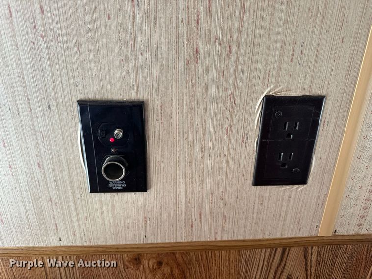 image for item NP9742 1989 Excell  camper