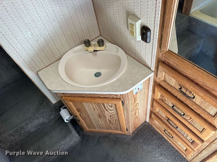 image for item NP9742 1989 Excell  camper