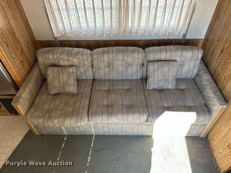 image for item NP9742 1989 Excell  camper