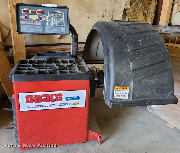 image for item NX9560 Coats 1250  tire balancer