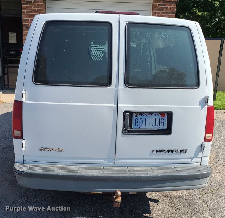 image for item NX9596 2000 Chevrolet Astro  van