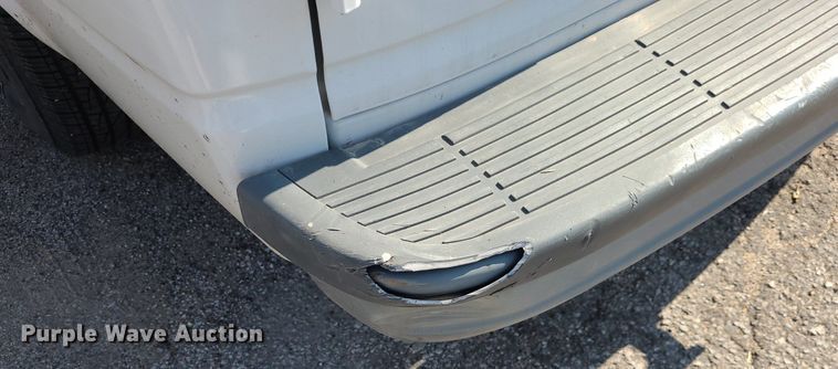 image for item NX9596 2000 Chevrolet Astro  van