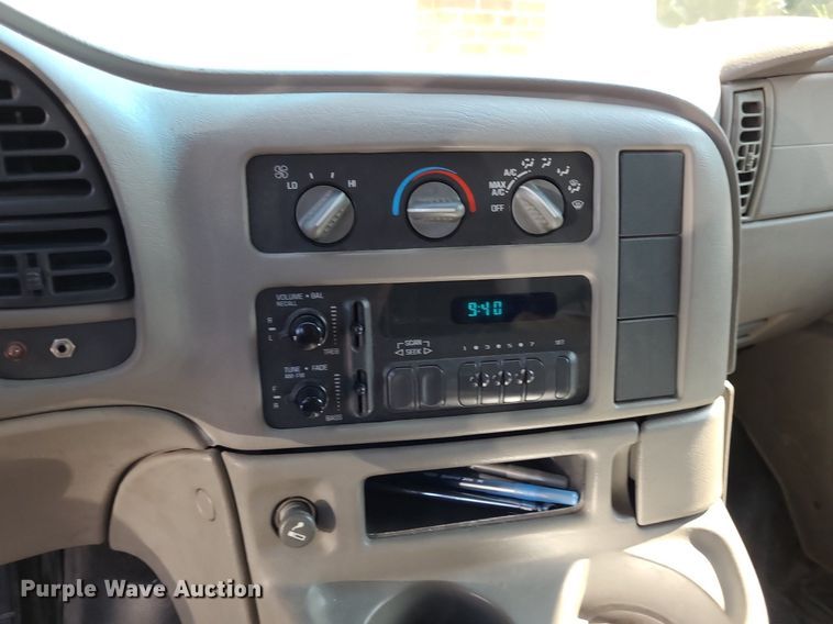 image for item NX9596 2000 Chevrolet Astro  van