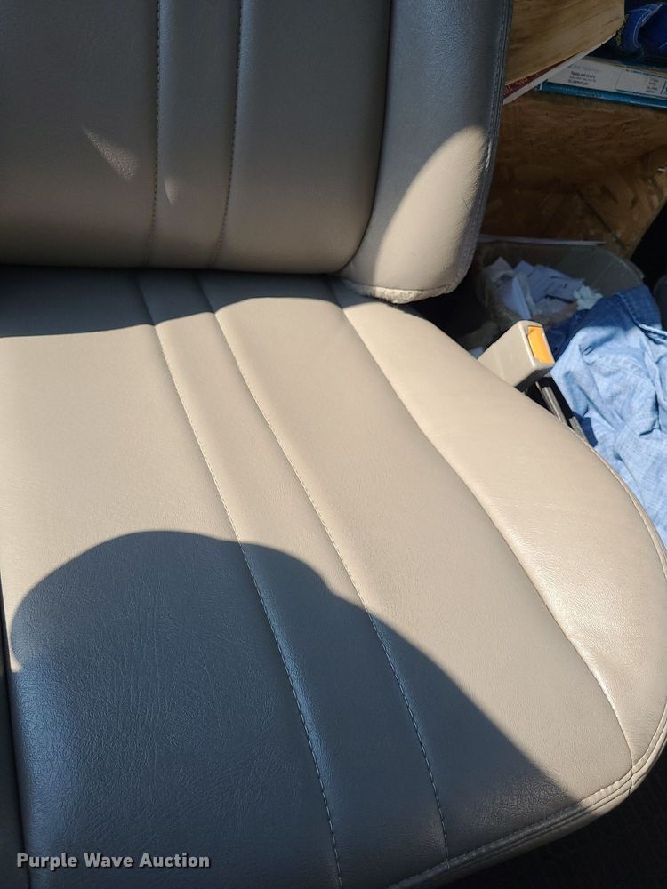 image for item NX9596 2000 Chevrolet Astro  van