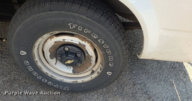 image for item NX9596 2000 Chevrolet Astro  van