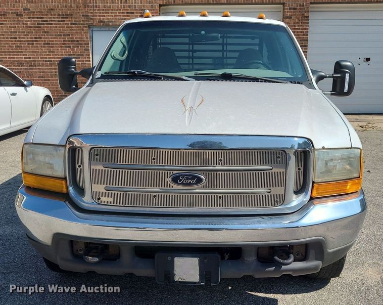 image for item NX9597 2000 Ford F350 Super Duty XLT  SuperCab flatbed pickup truck