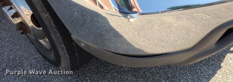 image for item NX9597 2000 Ford F350 Super Duty XLT  SuperCab flatbed pickup truck