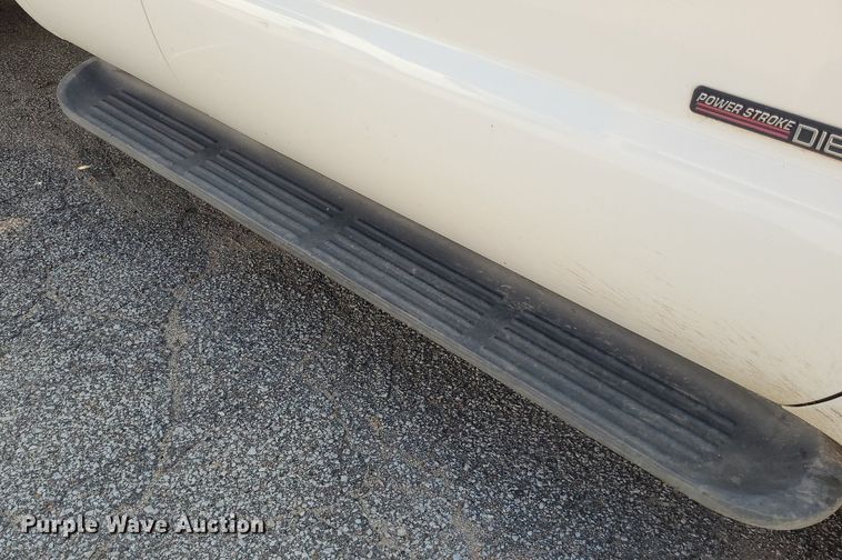 image for item NX9597 2000 Ford F350 Super Duty XLT  SuperCab flatbed pickup truck