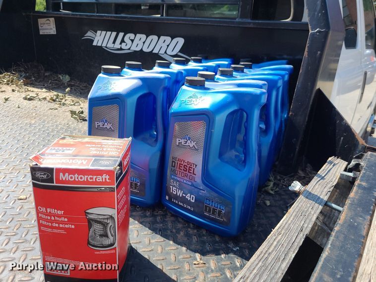 image for item NX9597 2000 Ford F350 Super Duty XLT  SuperCab flatbed pickup truck