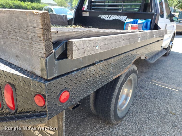 image for item NX9597 2000 Ford F350 Super Duty XLT  SuperCab flatbed pickup truck