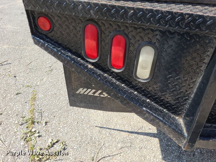 image for item NX9597 2000 Ford F350 Super Duty XLT  SuperCab flatbed pickup truck