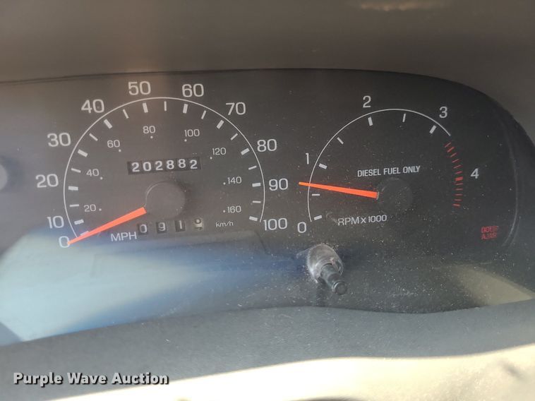 image for item NX9597 2000 Ford F350 Super Duty XLT  SuperCab flatbed pickup truck