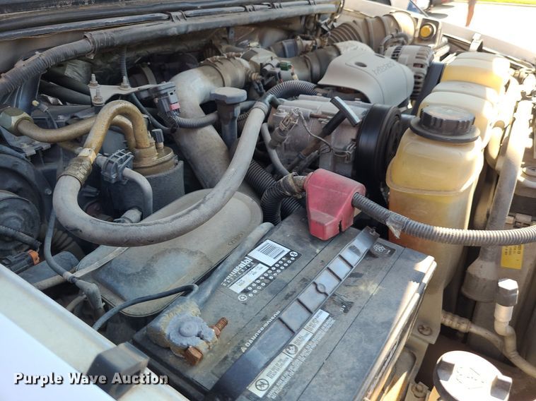 image for item NX9597 2000 Ford F350 Super Duty XLT  SuperCab flatbed pickup truck