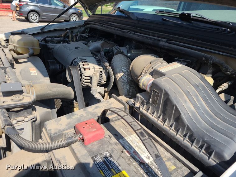 image for item NX9597 2000 Ford F350 Super Duty XLT  SuperCab flatbed pickup truck