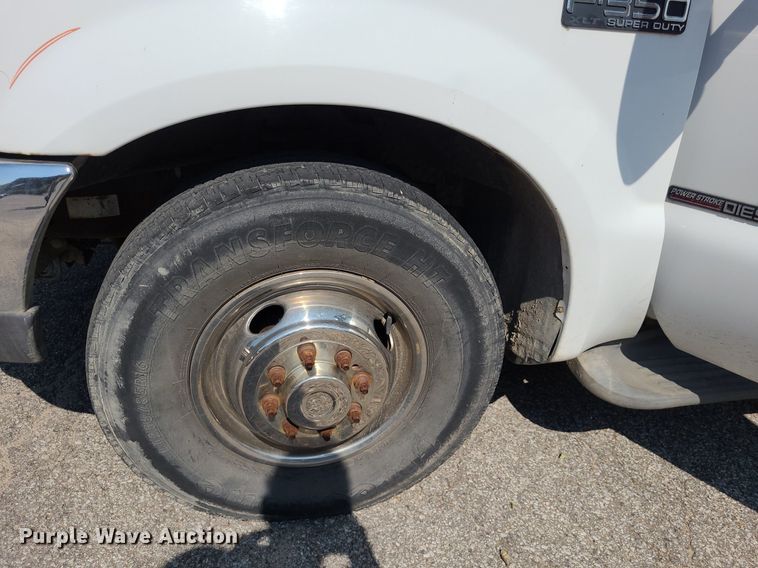 image for item NX9597 2000 Ford F350 Super Duty XLT  SuperCab flatbed pickup truck