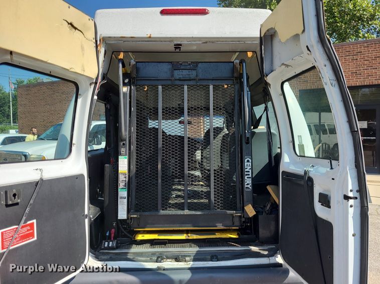 image for item NX9598 2006 Ford E250  van